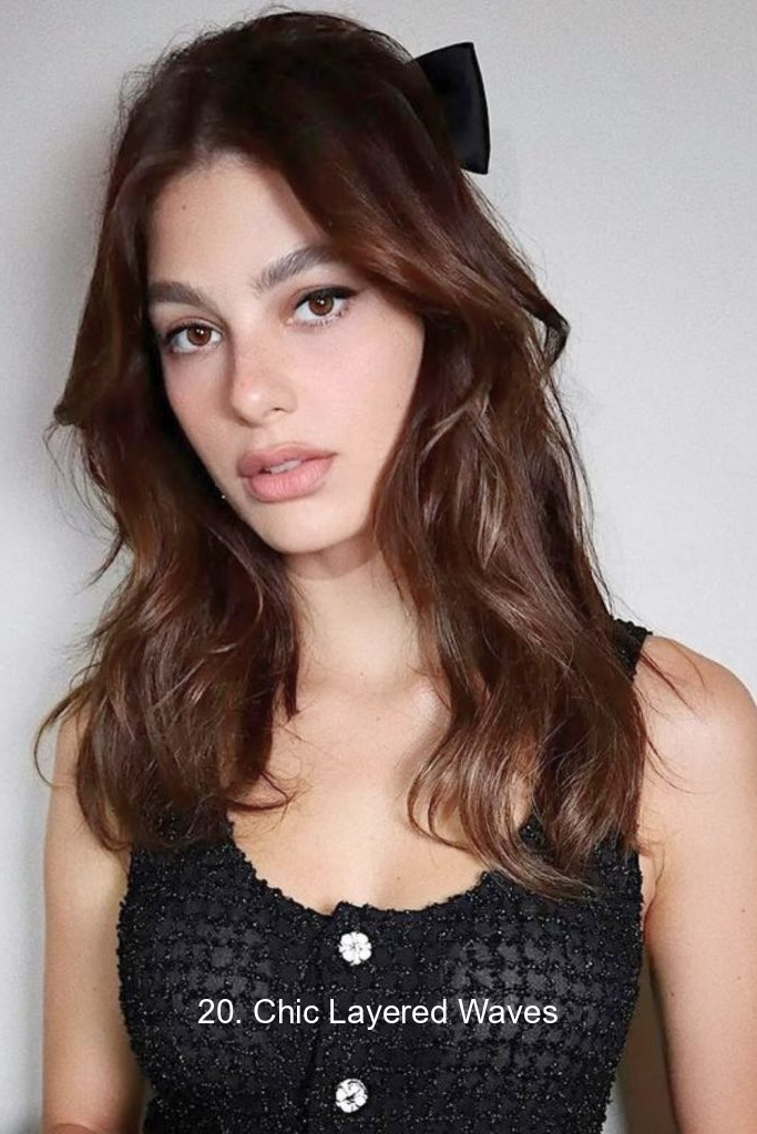 20. Chic Layered Waves