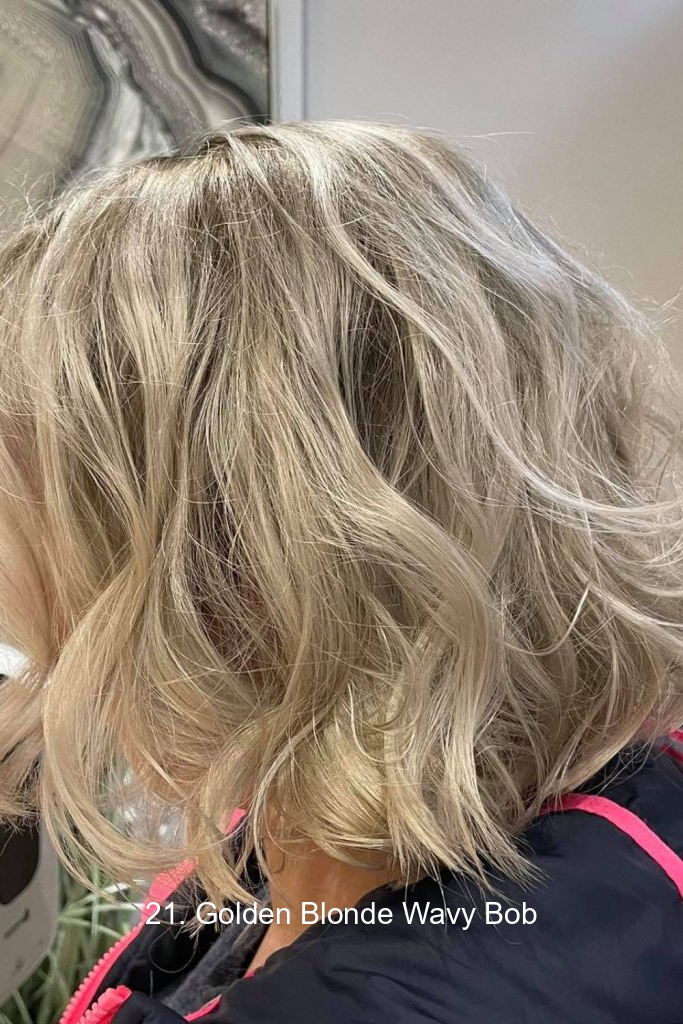 21. Golden Blonde Wavy Bob