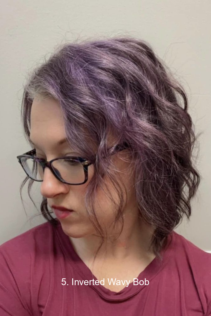 5. Inverted Wavy Bob
